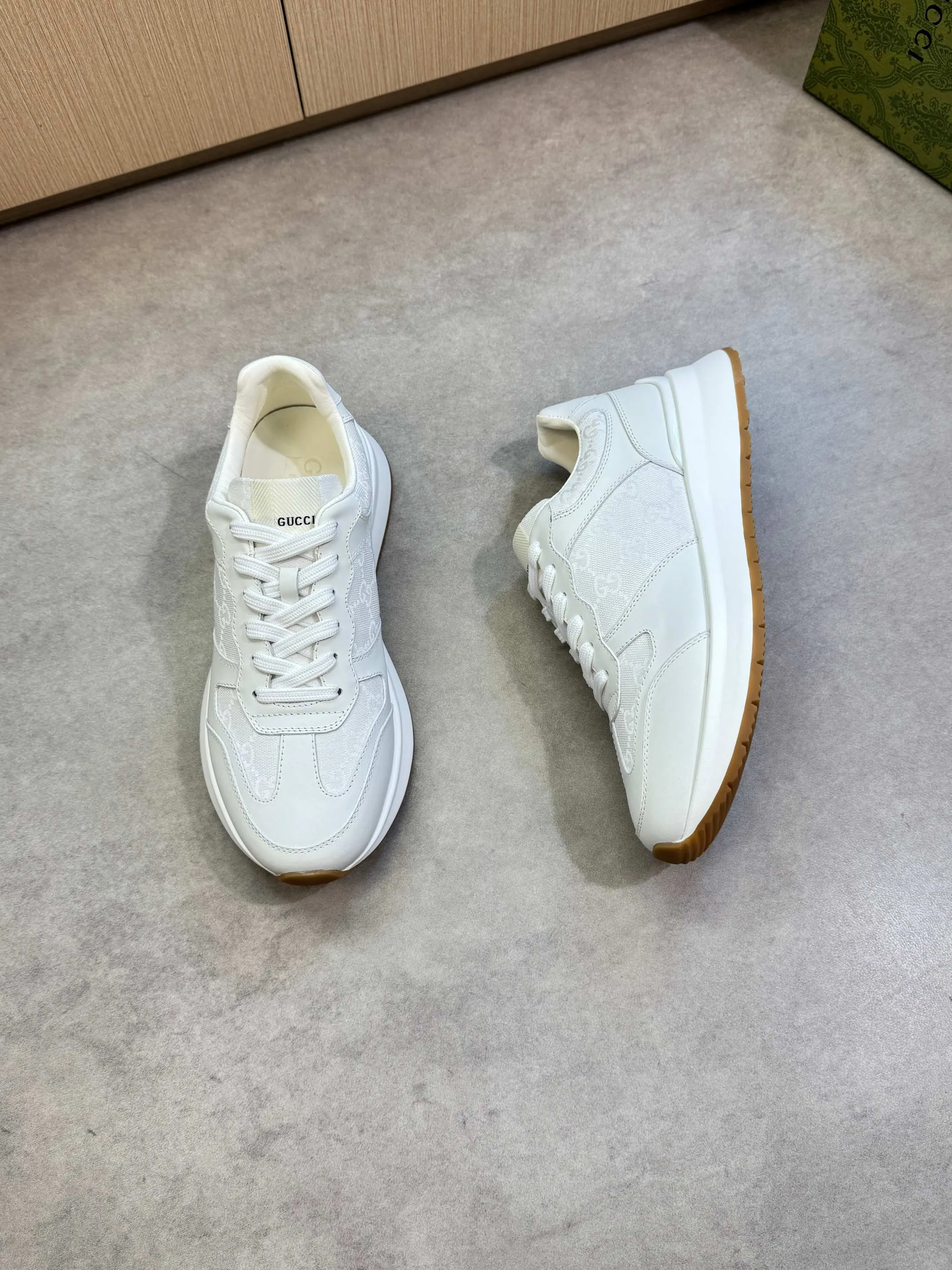 Men's shoes 💰800 [Gucci] Gucci - High-end quality original single casual sports shoes - Upper: 🔝 Nappa calfskin, brand totem cloth, tongue cloth label, heel silk screen brand LOGO - Lining: water-dyed cowhide - Outsole: ultra-light T men's shoes 💰U·Rubber; two-color molded outsole -Super high quality control·Fine workmanship: highlighted (high-end·luxury·grade) -Size :38-44 (45, can be customized)·GC0372